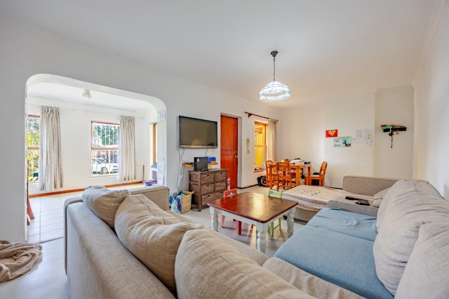 8 Bedroom Property for Sale in Lakeside Western Cape